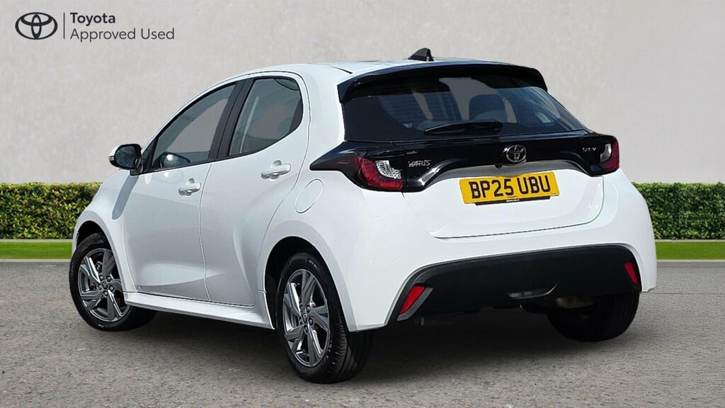 Toyota Yaris 1.5 Vvt-h Icon E-cvt Euro 6 Ss BP25UBU White #4