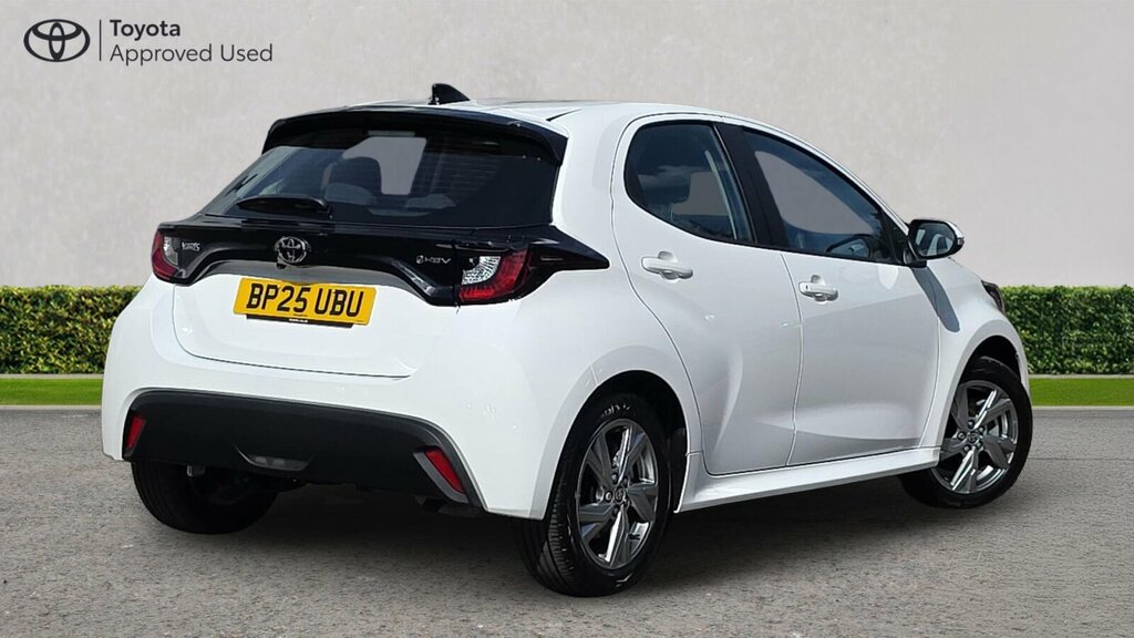 Toyota Yaris 1.5 Vvt-h Icon E-cvt Euro 6 Ss BP25UBU White #2