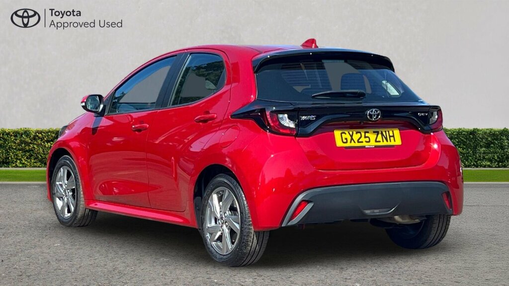 Toyota Yaris 1.5 Vvt-h Icon E-cvt Euro 6 Ss GX25ZNH Red #4