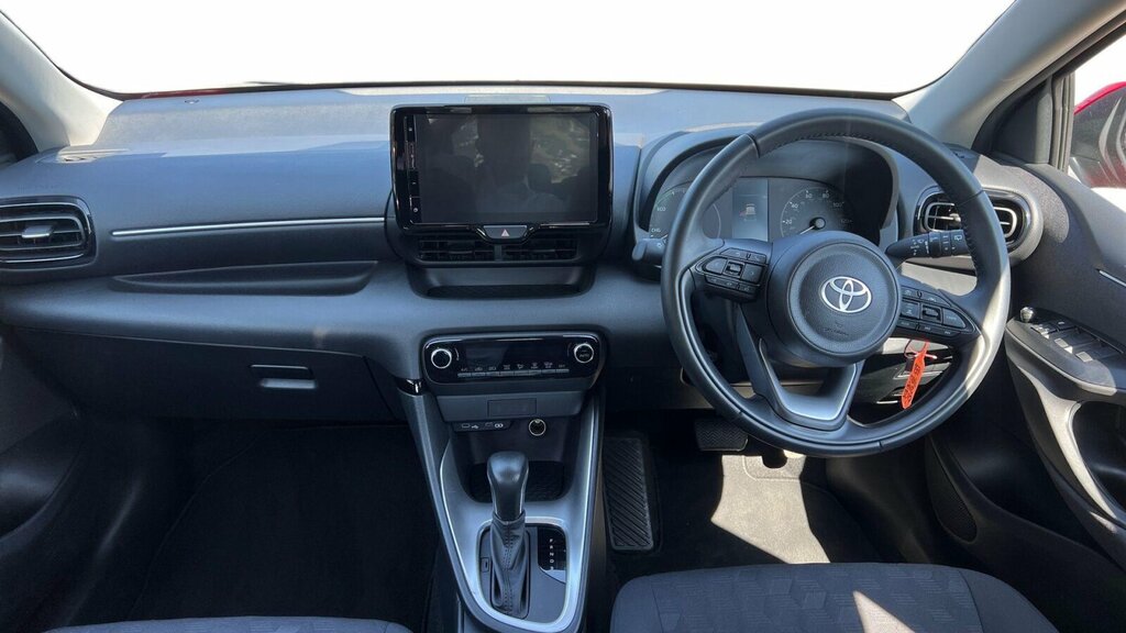 Toyota Yaris 1.5 Vvt-h Icon E-cvt Euro 6 Ss GX25ZNH Red #6