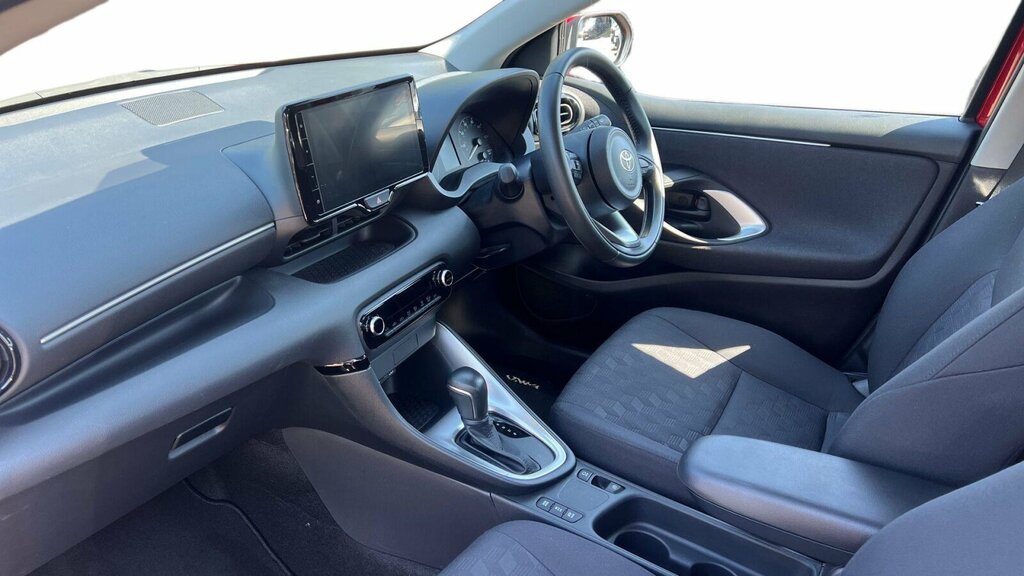 Toyota Yaris 1.5 Vvt-h Icon E-cvt Euro 6 Ss GX25ZNH Red #5