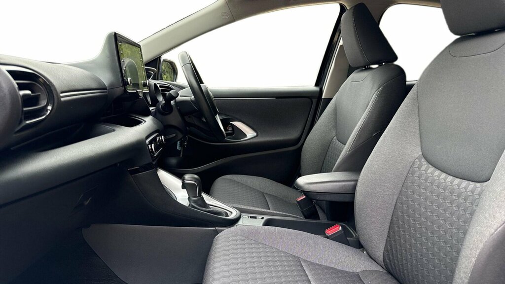 Toyota Yaris 1.5 Vvt-h Design Hatchback Hybrid E-cvt AK23KTG Black #5