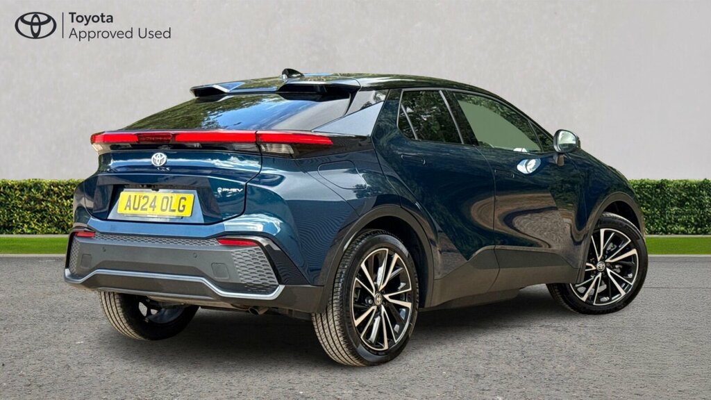 Toyota C-Hr 2.0 Vvt 13.6Kwh Excel Suv Plug-in Hybri #2
