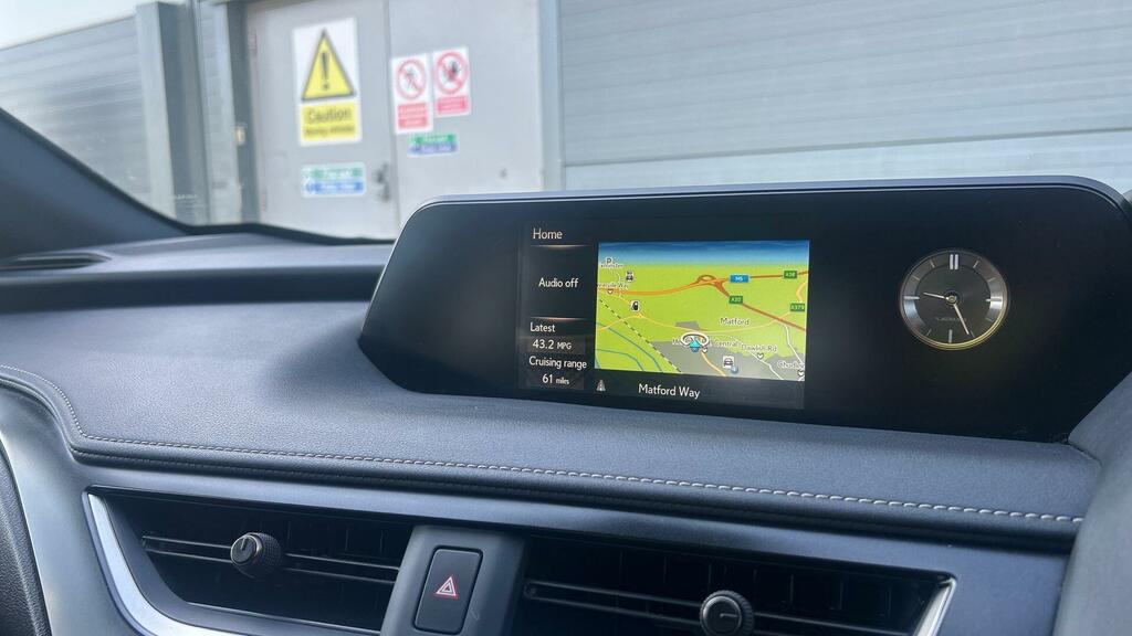 Lexus UX 300E 150Kw 54.3 Kwh E-cvt Takumi Pack Silver #9