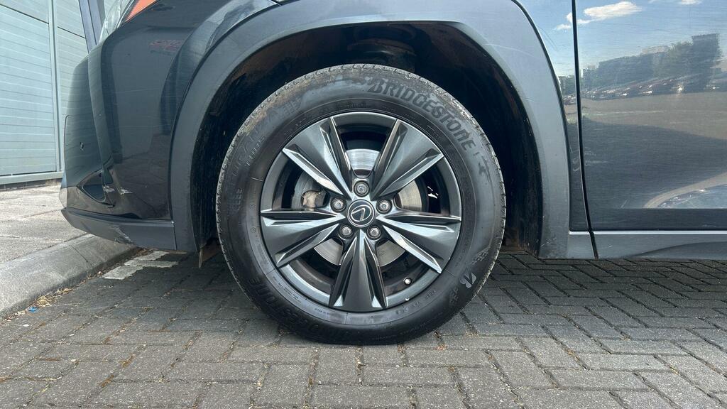 Lexus UX 300E 150Kw 54.3 Kwh E-cvt Takumi Pack Silver #26