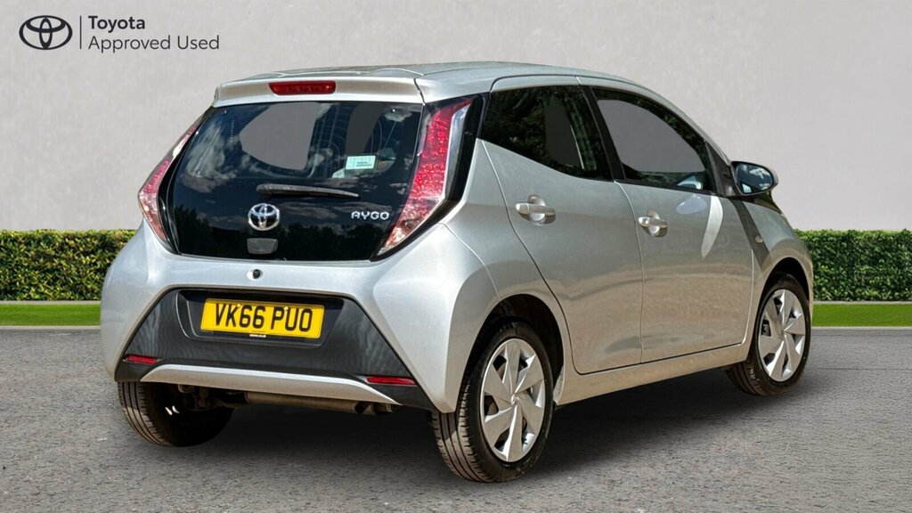 Toyota Aygo 1.0 Vvt-i X-play Hatchback Euro VK66PUO Silver #2