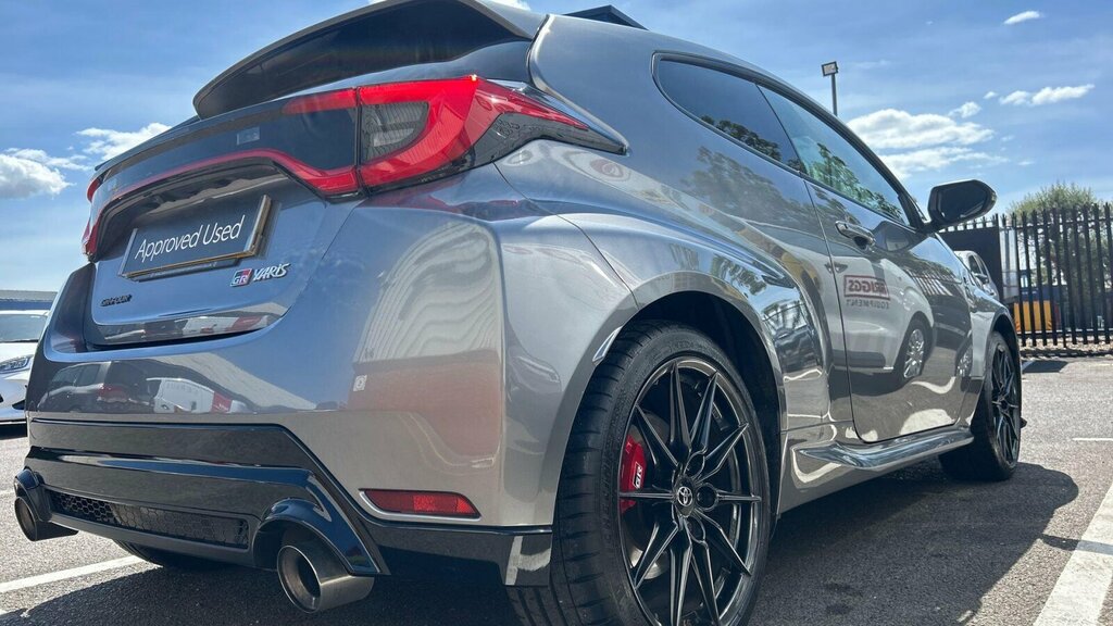 Toyota Yaris Icon Black #31