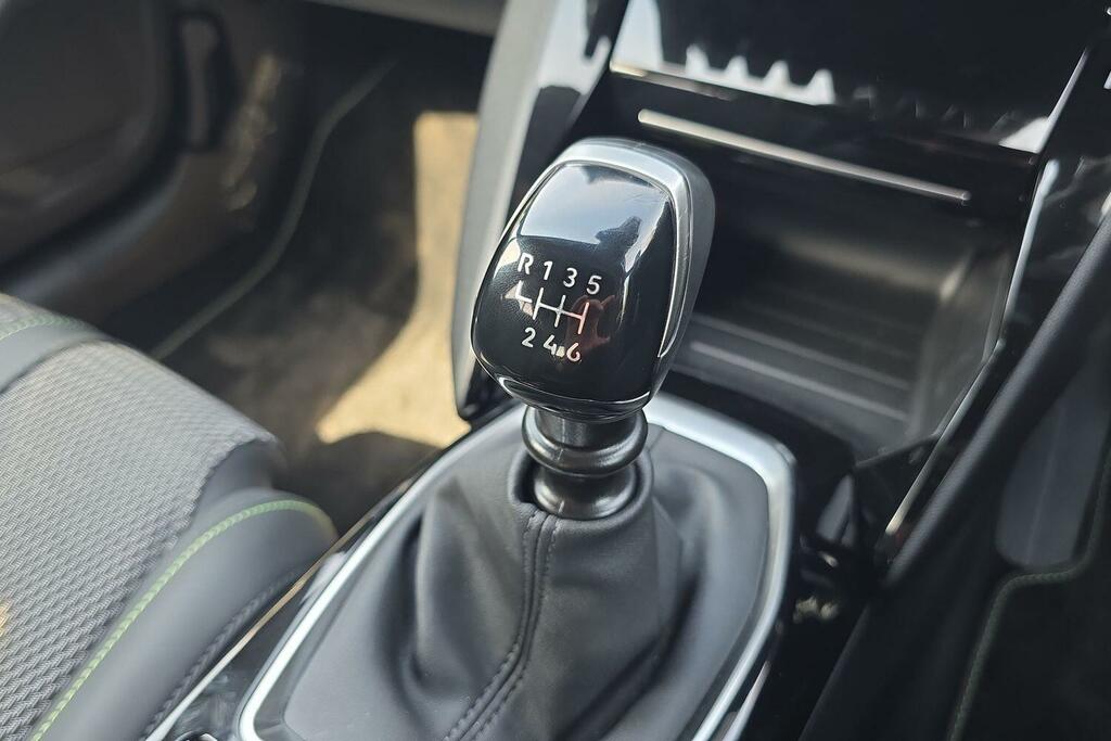 Peugeot 208 1.2 Puretech 100 Allure Black #34