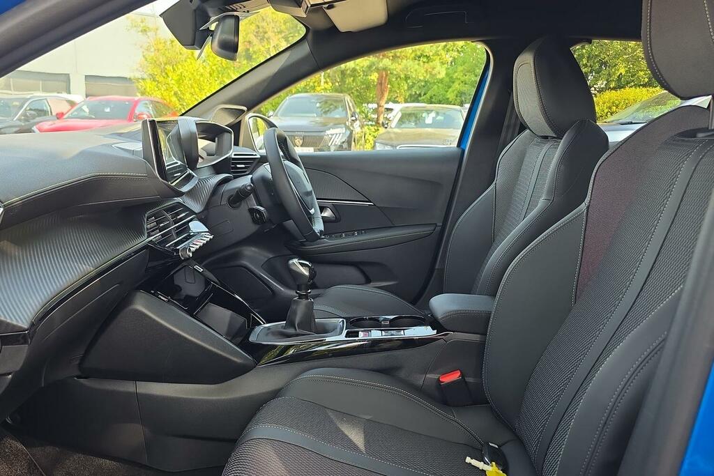 Peugeot 208 1.2 Puretech 100 Allure Black #43