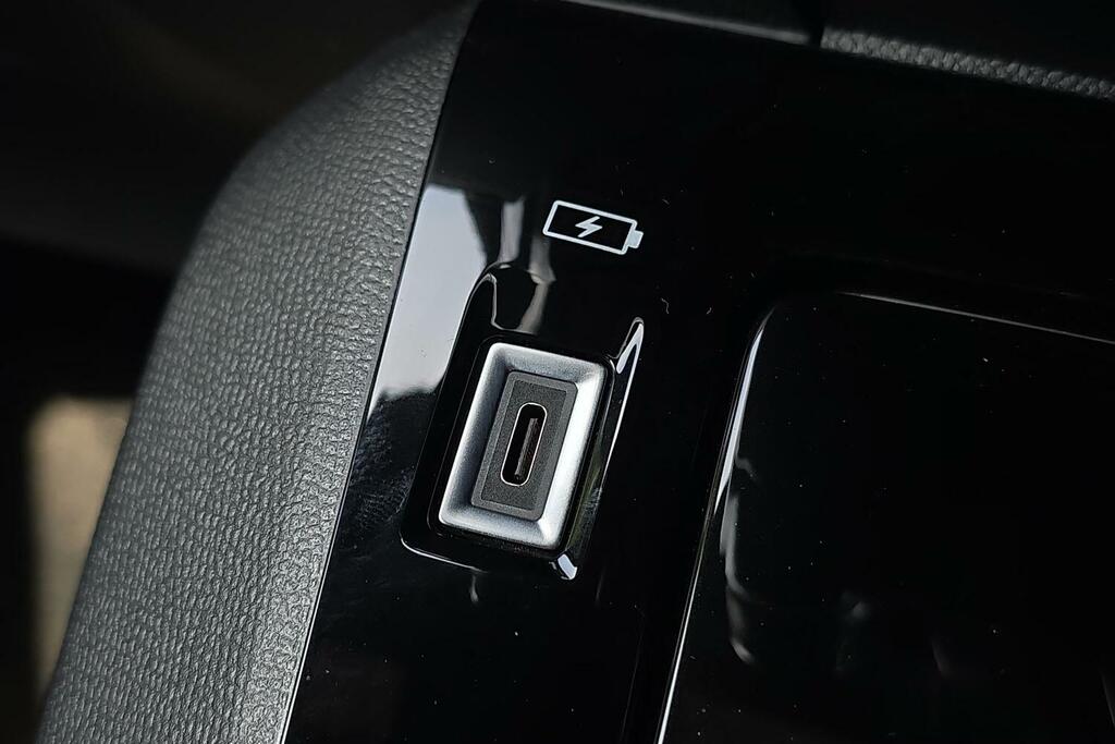 Peugeot 208 1.2 Puretech 100 Allure Black #37