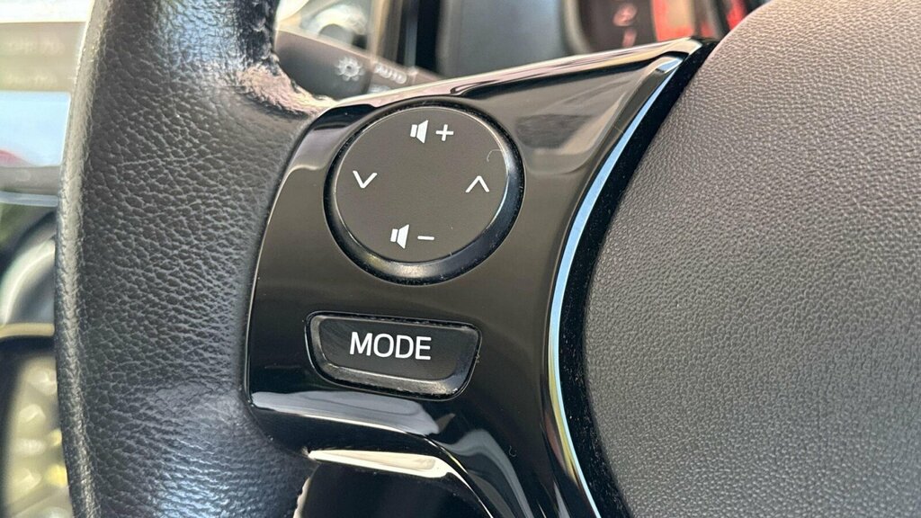 Toyota Aygo 1.0 Vvt-i X-play X-shift E Red #37