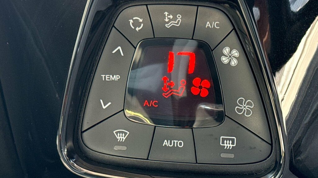 Toyota Aygo 1.0 Vvt-i X-play X-shift E Red #40