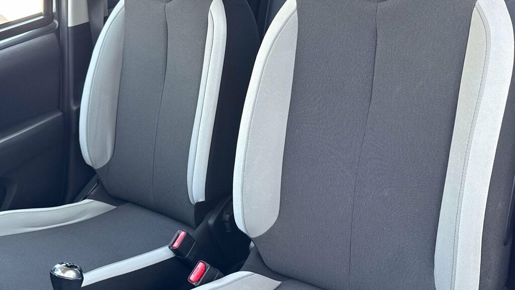 Toyota Aygo 1.0 Vvt-i X-play X-shift E Red #18