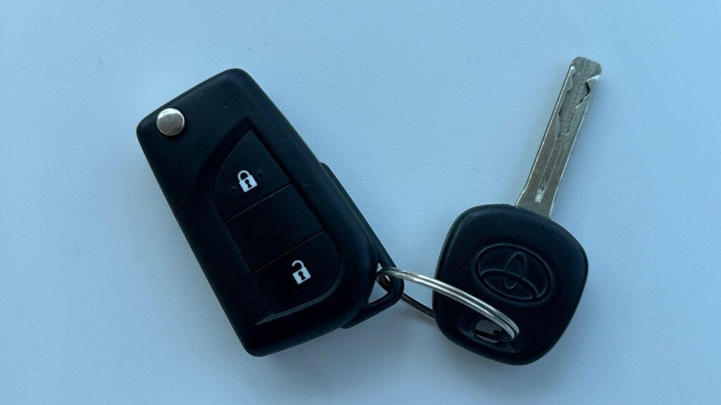 Toyota Aygo 1.0 Vvt-i X-play X-shift E Red #43