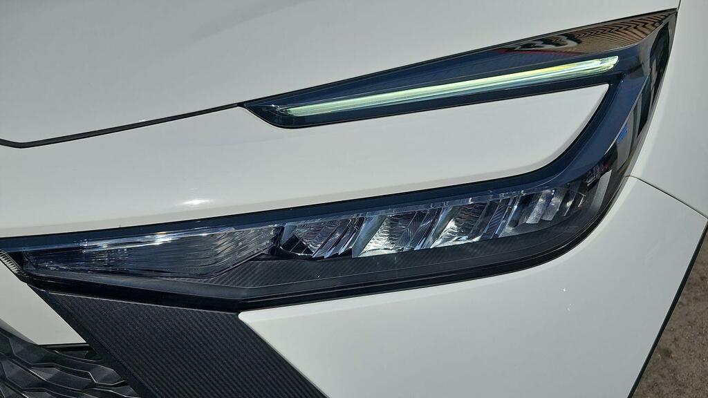Toyota C-Hr Design White #20