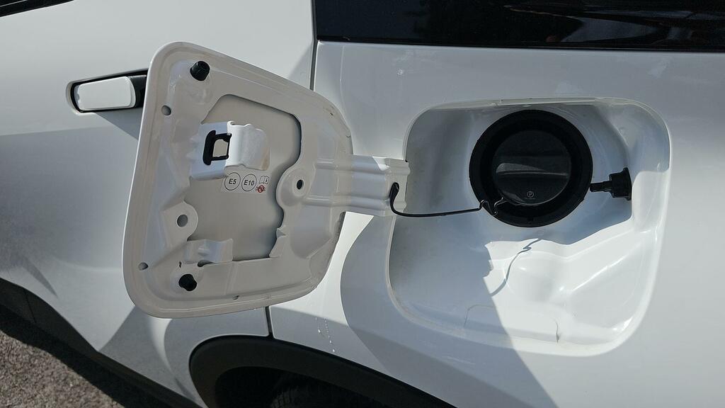 Toyota C-Hr Design White #23