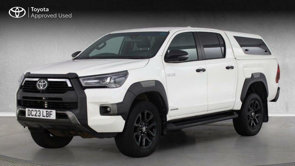 Toyota HILUX 2.8 D-4d Invincible X 4Wd Euro 6 Ss White #3