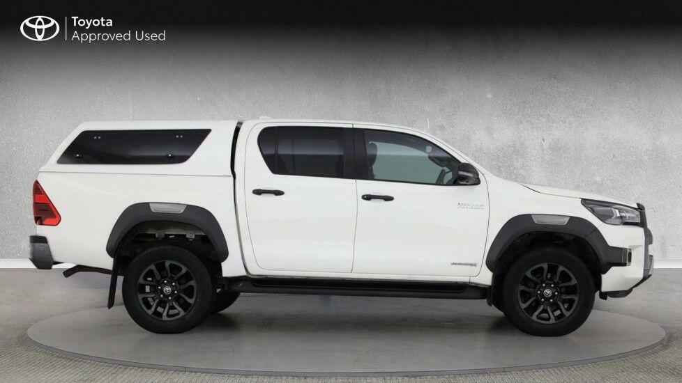 Toyota HILUX 2.4 D-4d Active Pickup Double Cab White #21