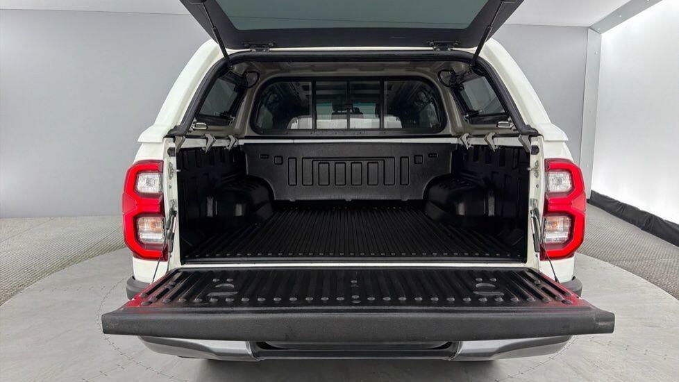 Toyota HILUX 2.4 D-4d Active Pickup Double Cab White #13