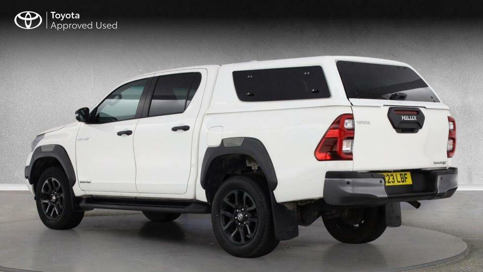 Toyota HILUX 2.8 D-4d Invincible X 4Wd Euro 6 Ss White #4