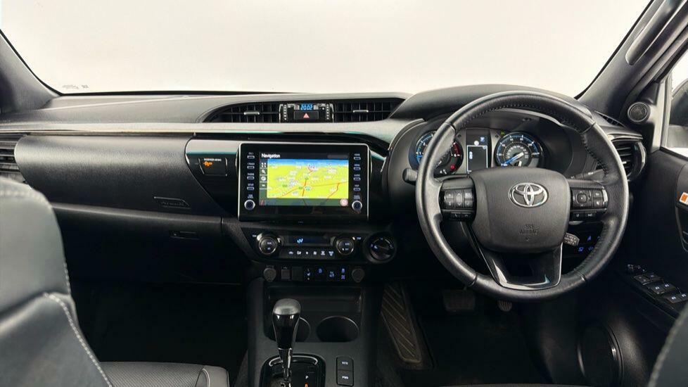 Toyota HILUX 2.8 D-4d Invincible X 4Wd Euro 6 Ss White #6