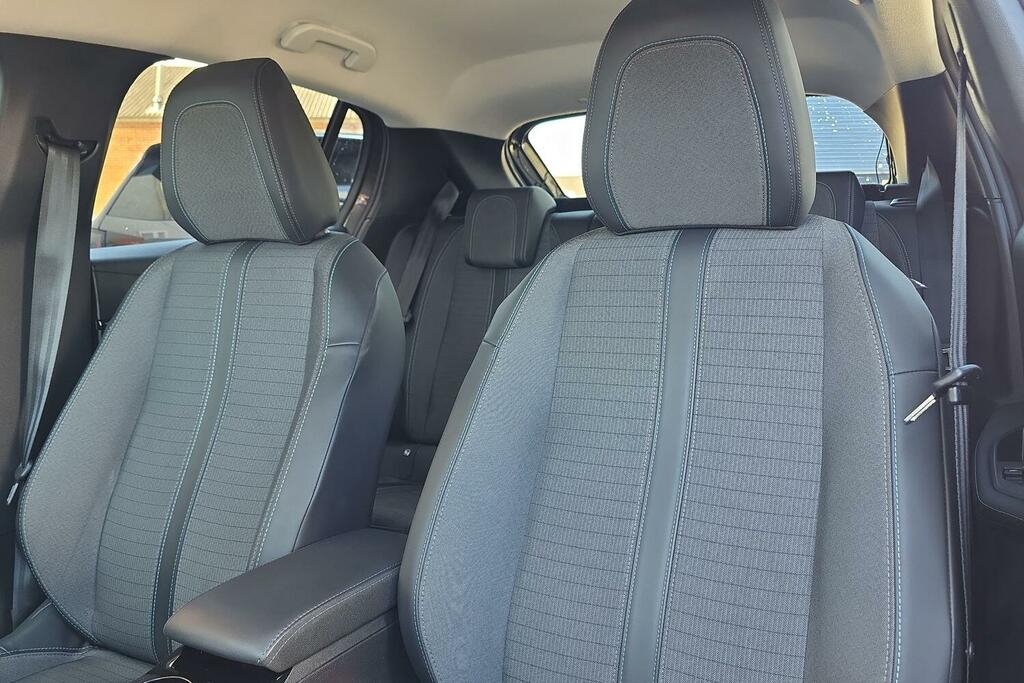 Peugeot 208 208 Allure Premium Puretech Ss Grey #43