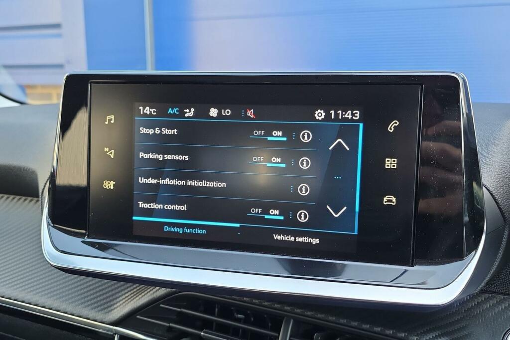 Peugeot 208 208 Allure Premium Puretech Ss Grey #25