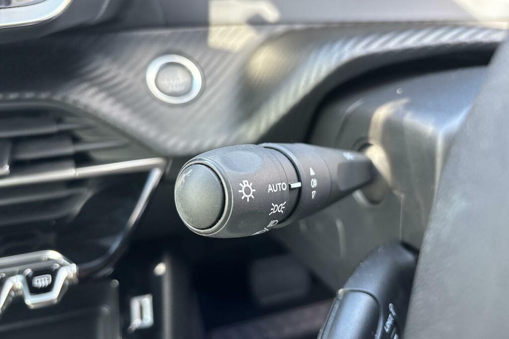 Peugeot e-2008 50Kwh Gt 7Kw Charger #24