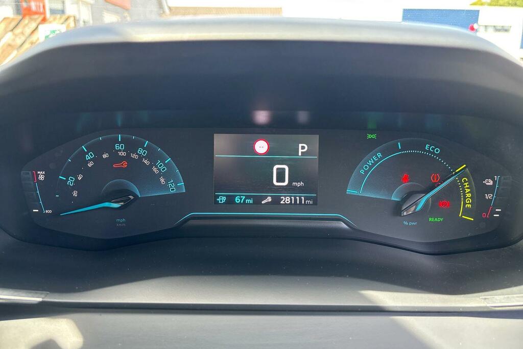 Peugeot e-2008 50Kwh Gt 7Kw Charger #14