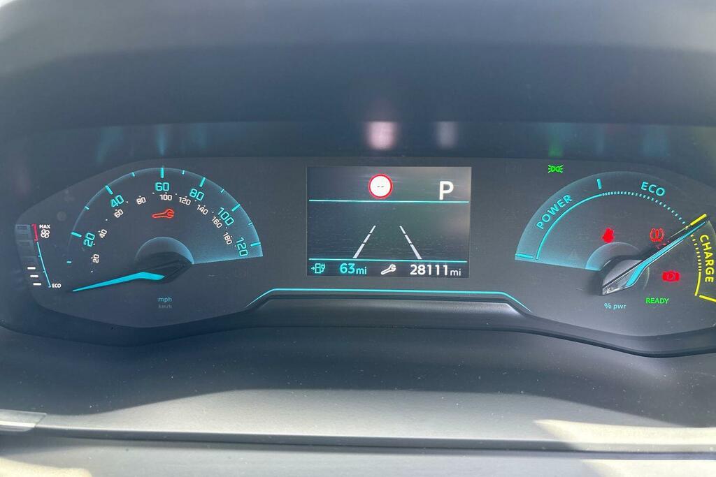 Peugeot e-2008 50Kwh Gt 7Kw Charger #40