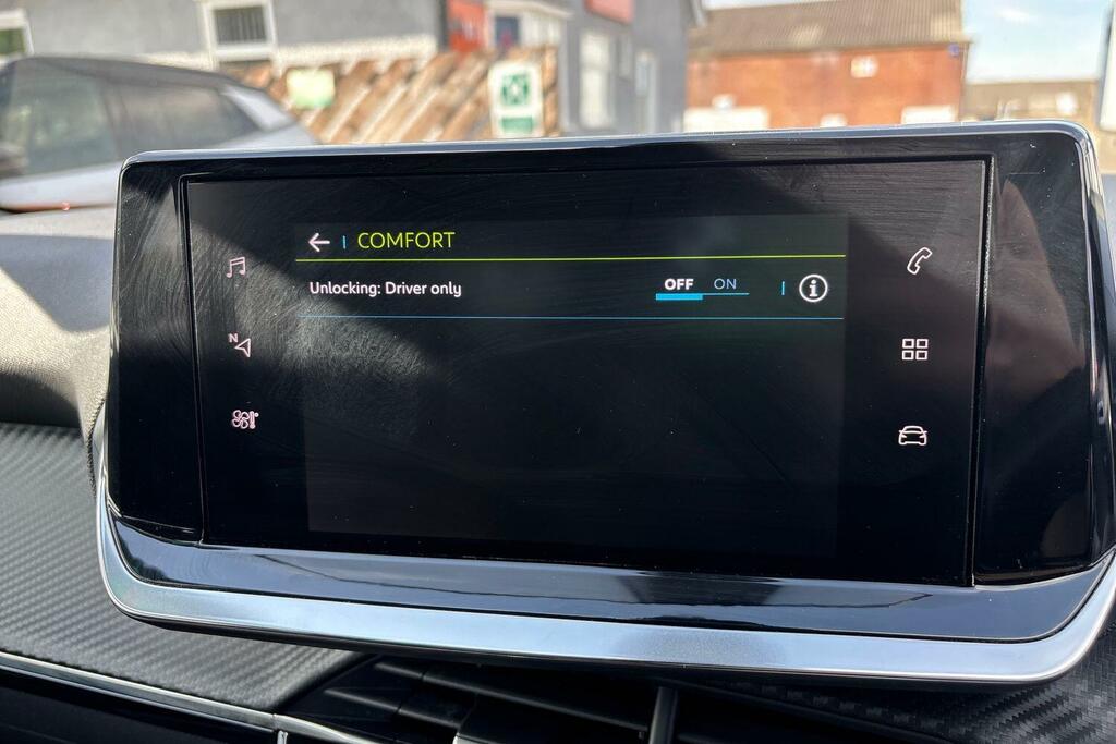 Peugeot e-2008 50Kwh Gt 7Kw Charger #35