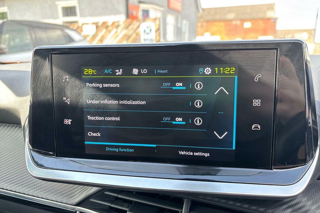 Peugeot e-2008 50Kwh Gt 7Kw Charger #32