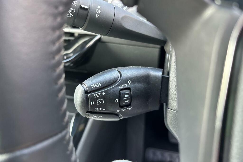 Peugeot e-2008 50Kwh Gt 7Kw Charger #23