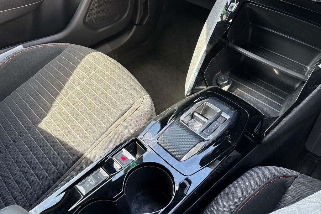 Peugeot e-2008 50Kwh Gt 7Kw Charger #17