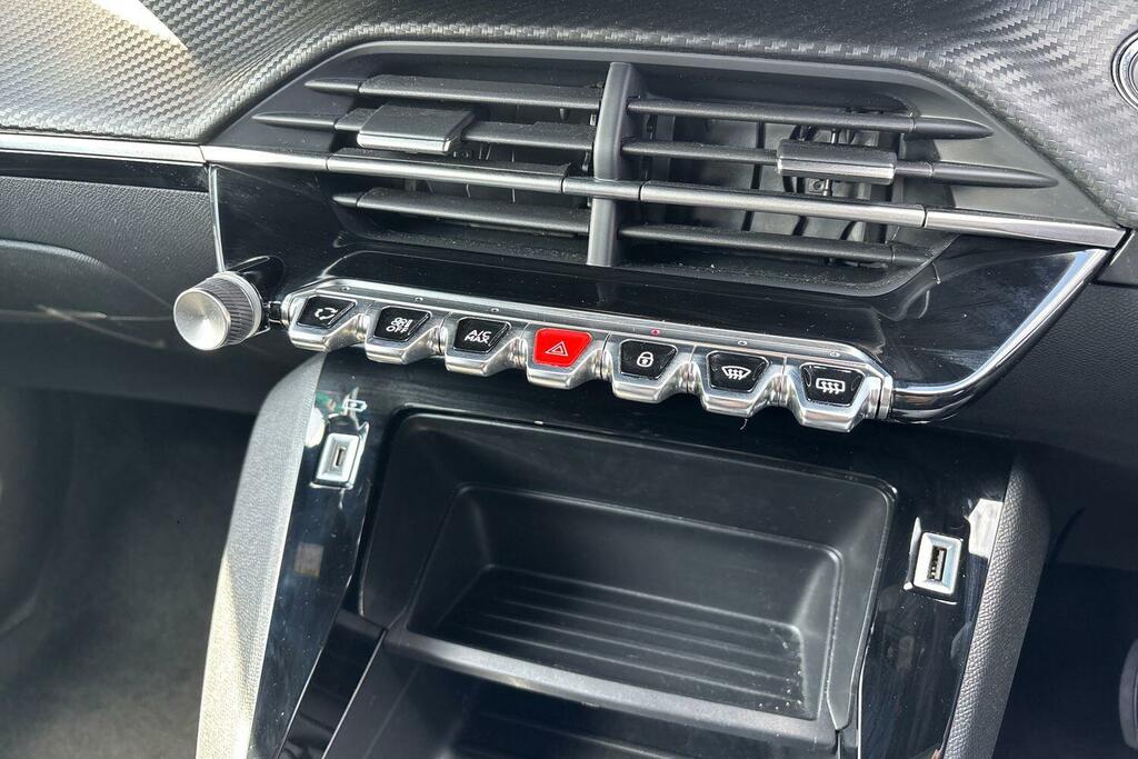 Peugeot e-2008 50Kwh Gt 7Kw Charger #12