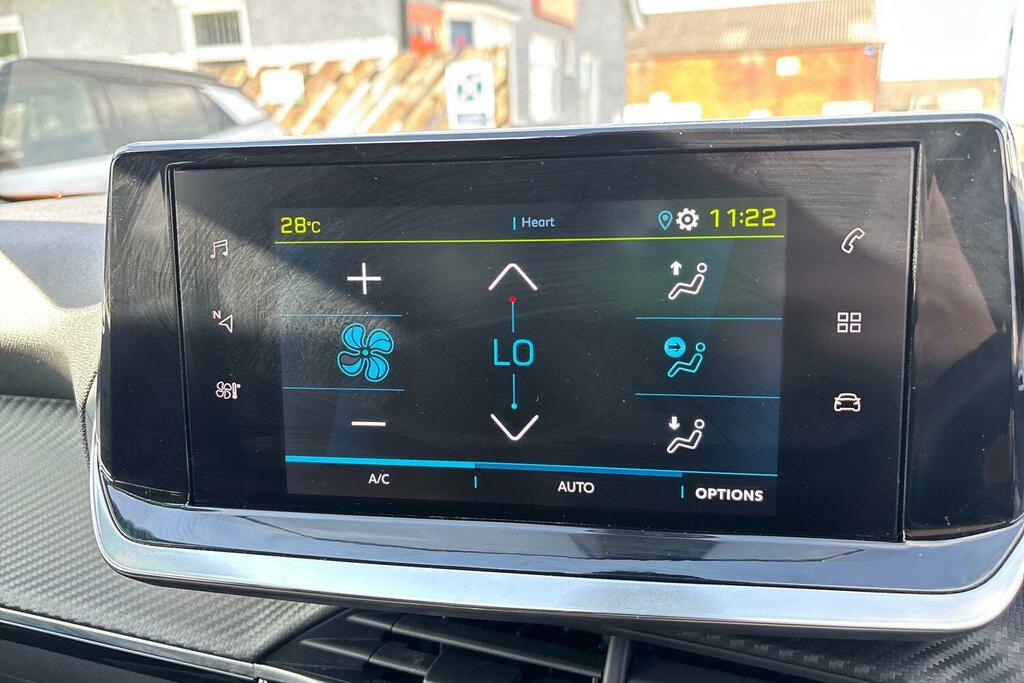 Peugeot e-2008 50Kwh Gt 7Kw Charger #29