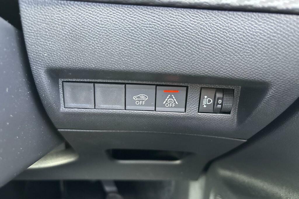 Peugeot e-2008 50Kwh Gt 7Kw Charger #25