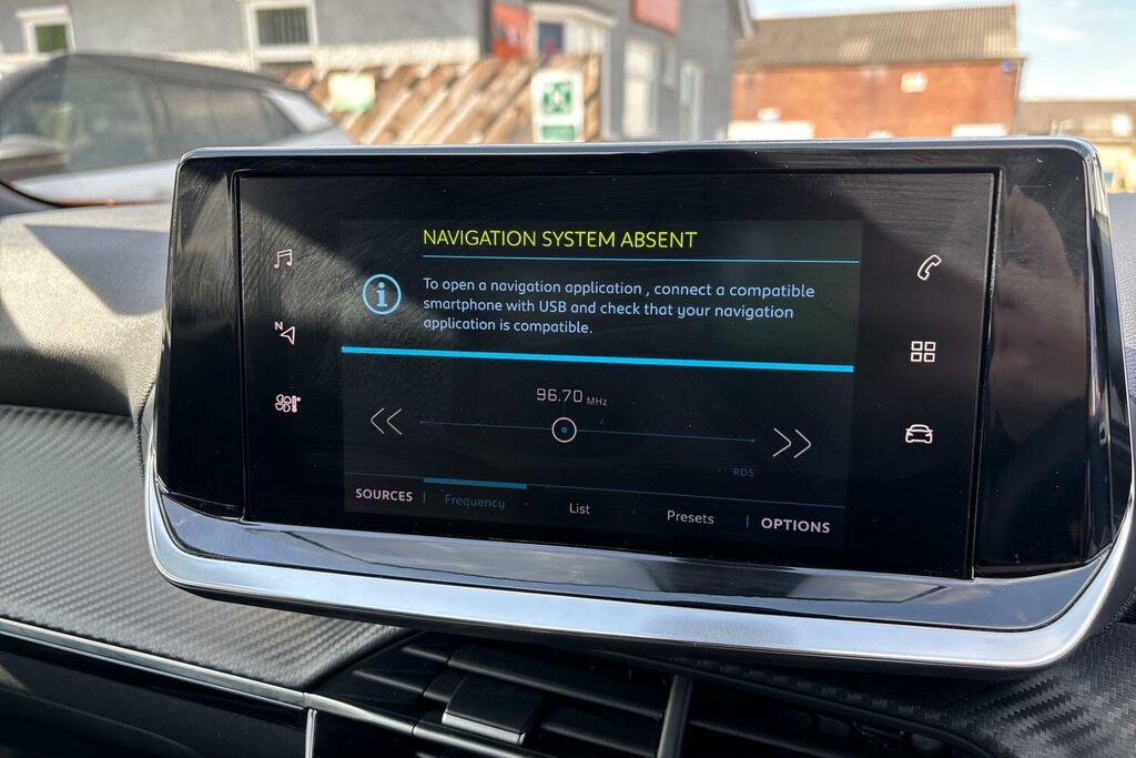 Peugeot e-2008 50Kwh Gt 7Kw Charger #11