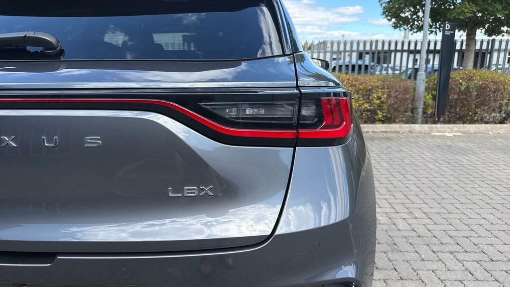 Lexus LBX 1.5 Vvt-ie Takumi Design Suv Hybrid E-c Black #21