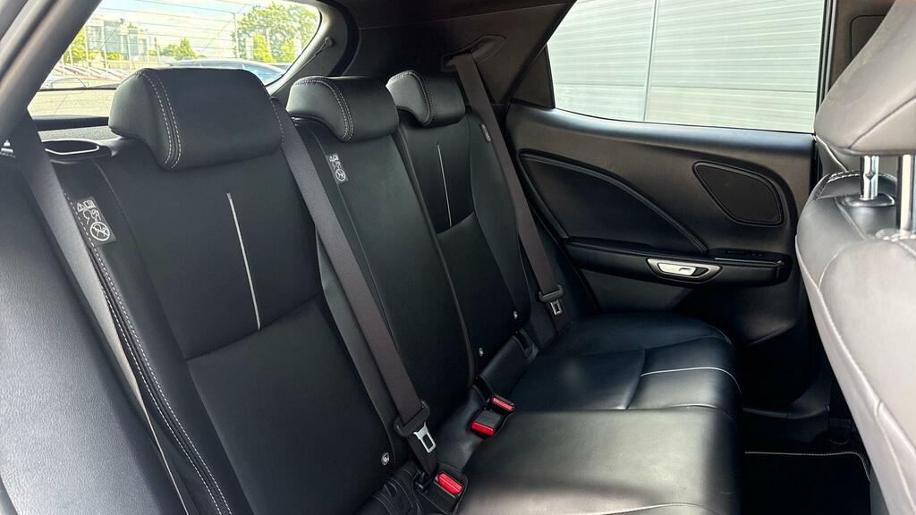 Lexus LBX 1.5 Vvt-ie Takumi Design Suv Hybrid E-c Black #8