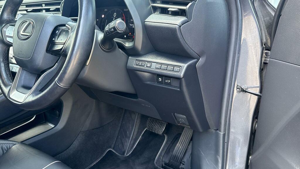 Lexus LBX 1.5 Vvt-ie Takumi Design Suv Hybrid E-c Black #52