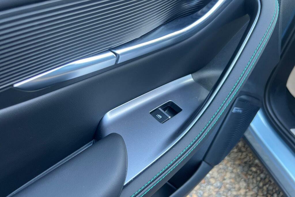 Byd Seal U 1.5 Dm-i 26.6Kwh Comfort Cvt Euro 6 Ss White #25