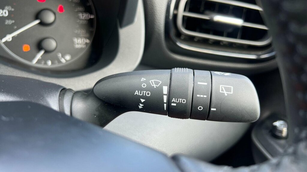 Toyota Yaris 1.5 Vvt-h Excel E-cvt Euro 6 Ss  #31