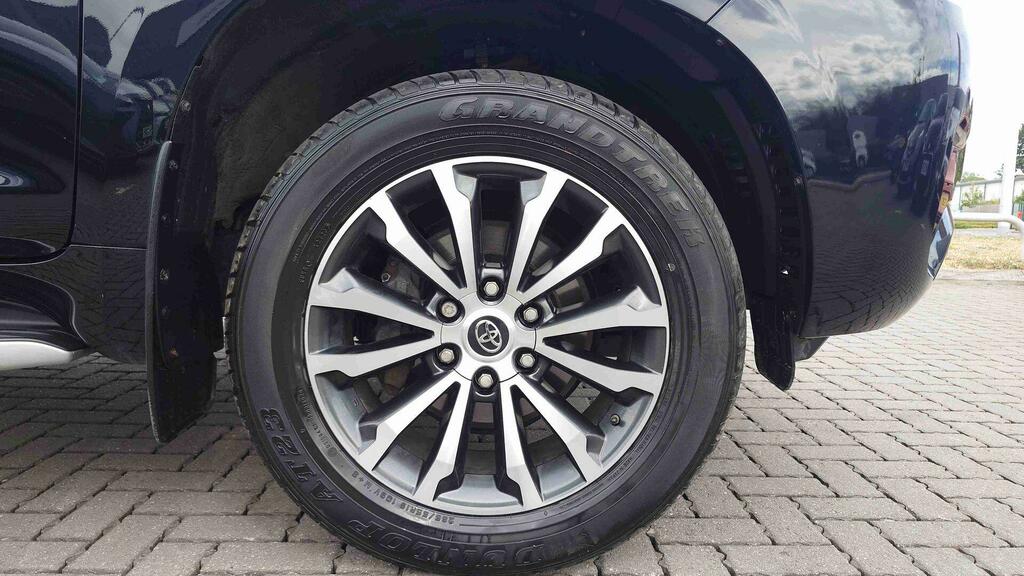 Toyota Land Cruiser 2023 2.8 D-4d Active 202 Bhp Grey #25