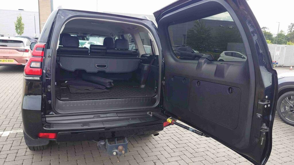 Toyota Land Cruiser 2023 2.8 D-4d Active 202 Bhp Grey #31