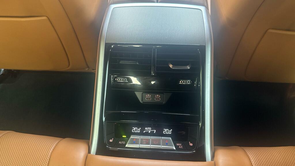 BMW 8 Series Gran Coupe 840D Xdrive M Sport Gran Coupe Black #35