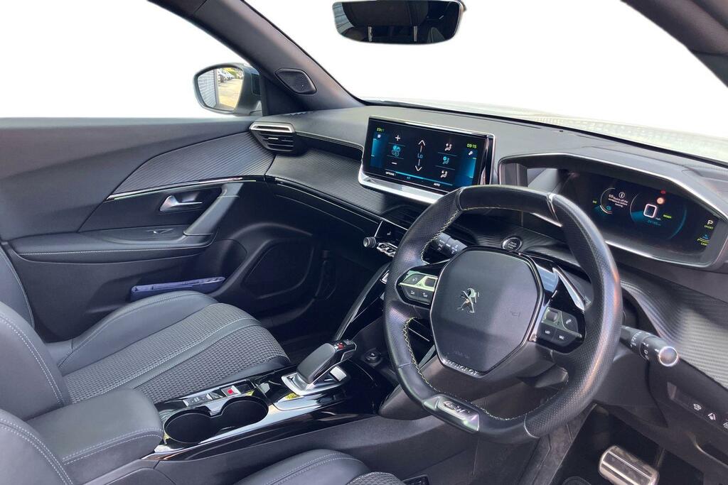 Peugeot e-2008 50Kwh Gt Line White #6