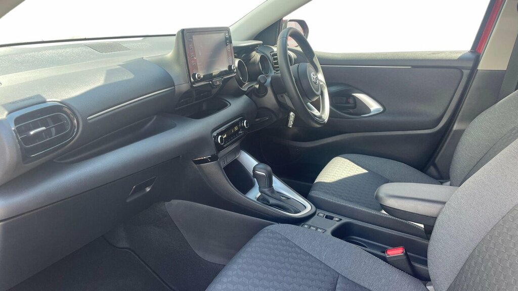 Toyota Yaris 1.5 Vvt-h Design E-cvt Euro 6 Ss Red #5