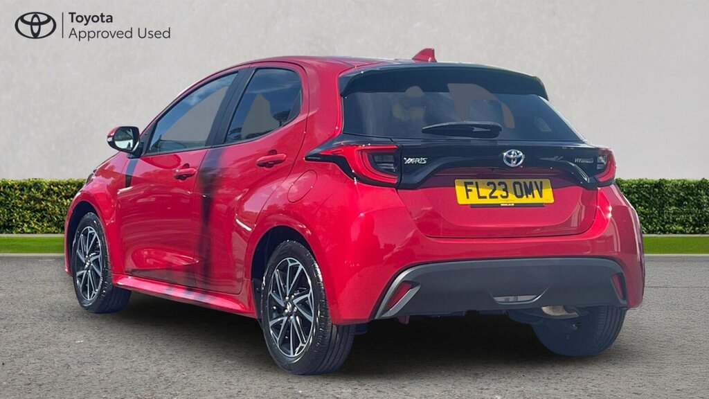 Toyota Yaris 1.5 Vvt-h Design E-cvt Euro 6 Ss Red #4