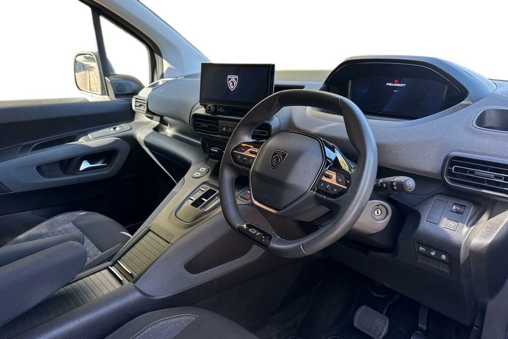 Peugeot e-Rifter 52Kwh Gt Standard Mpv 11Kw Charger Green #6